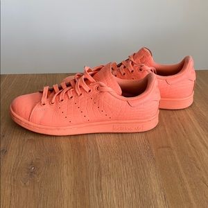 stan smith neon orange